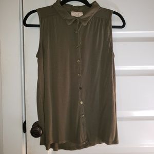 Olive sleeveless button down